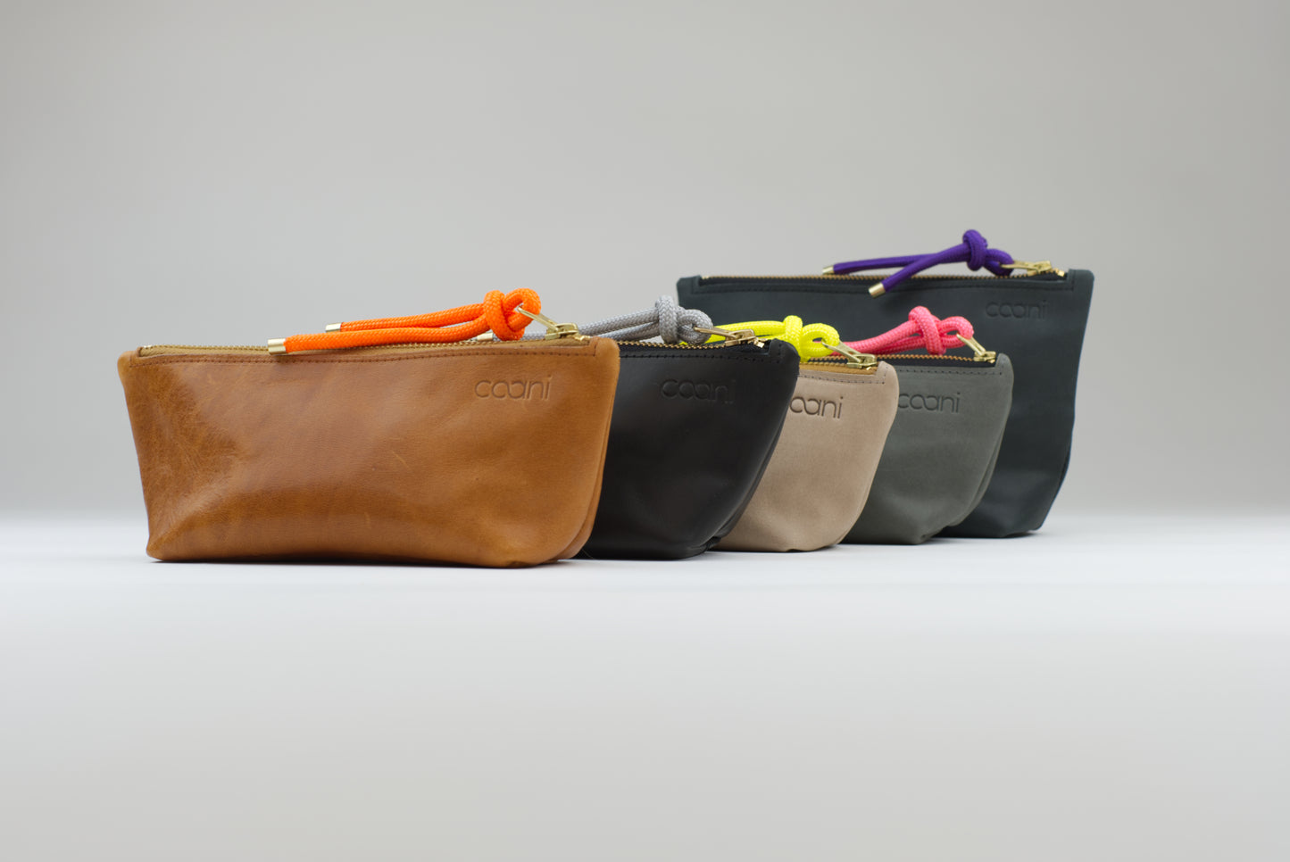 Kosmetiktasche 'Kara' in grau