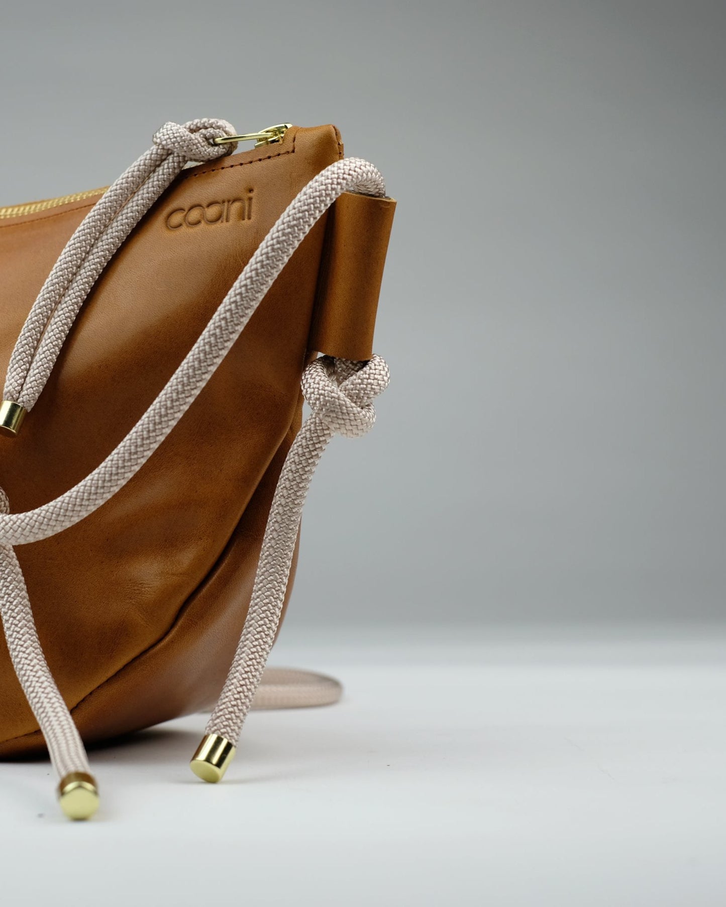 Umhängetasche 'Lua' (Cognac)