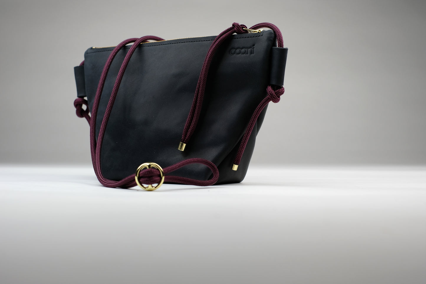 Umhängetasche 'Suri' (Schwarz)