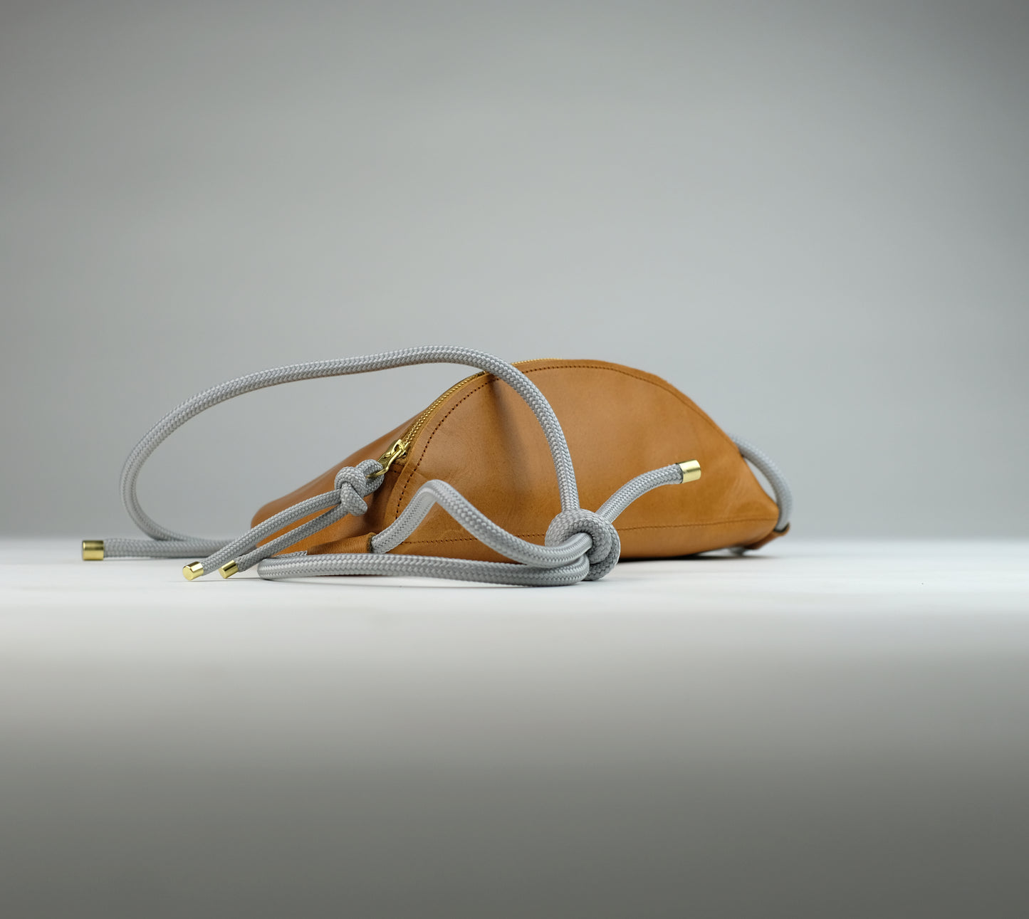 Umhängetasche 'Yuki' (Cognac)