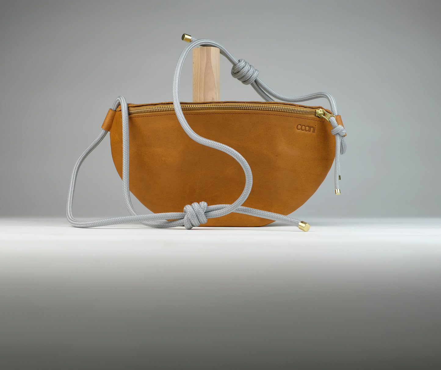 Umhängetasche 'Yuki' (Cognac)