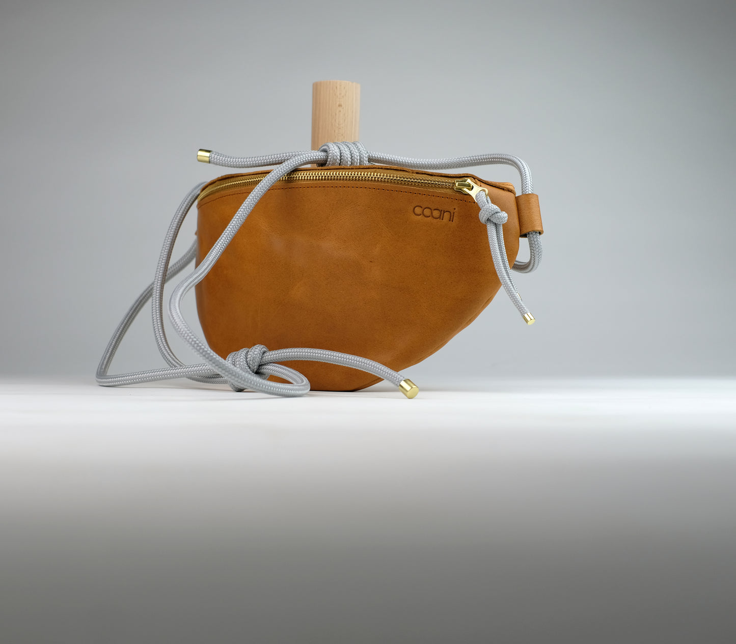 Umhängetasche 'Yuki' (Cognac)