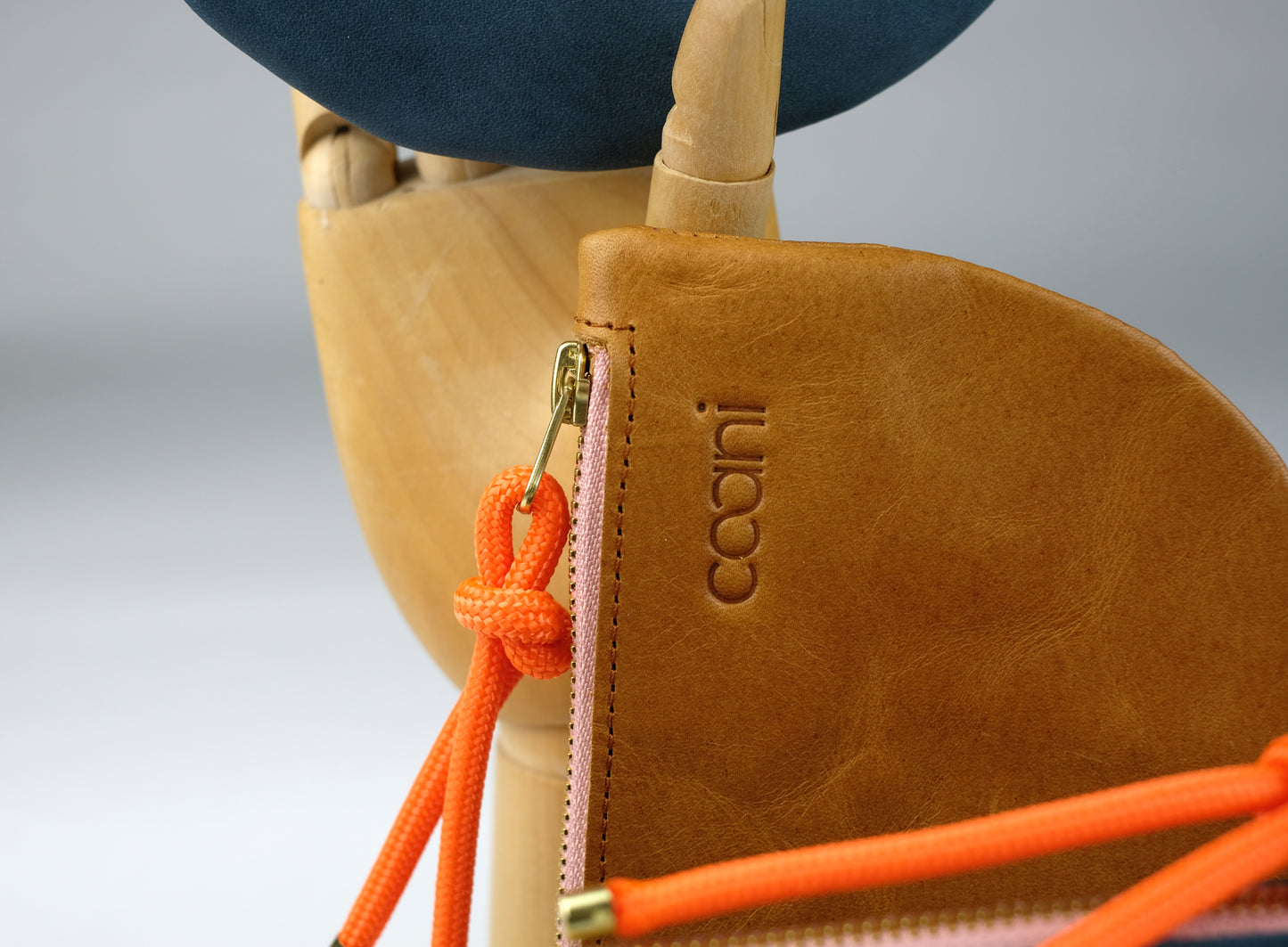 Kosmetiktasche 'Kara' in Cognac