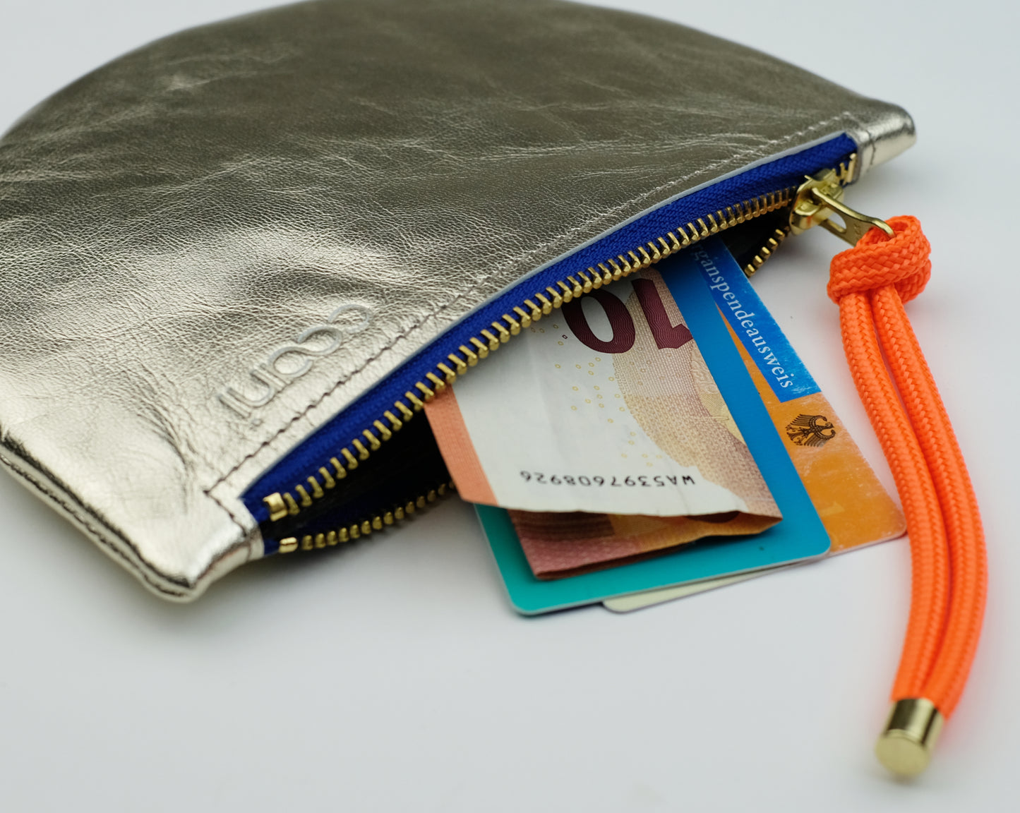 Pouch 'Moa' in gold metallic