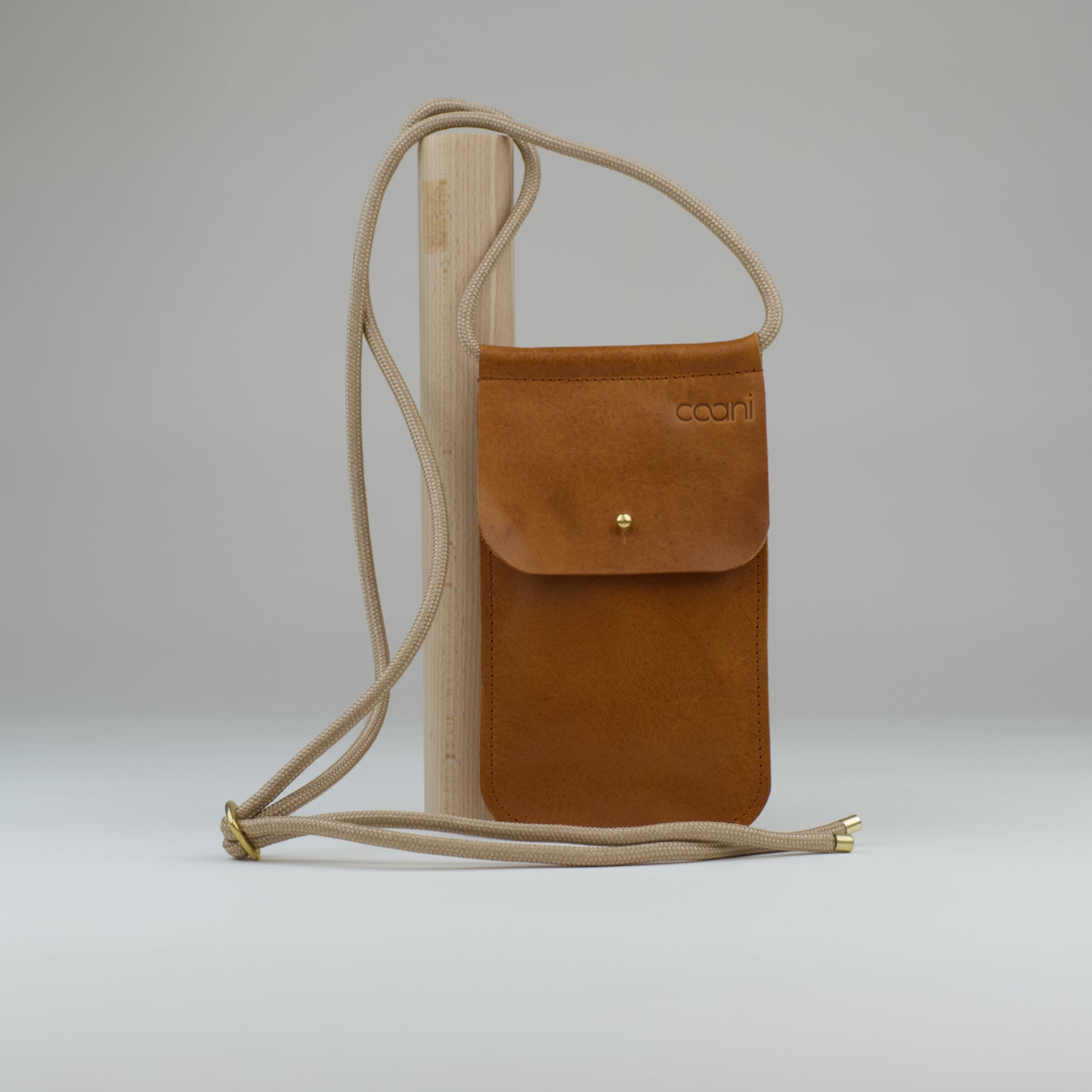 Minitasche `Loki` (Cognac)