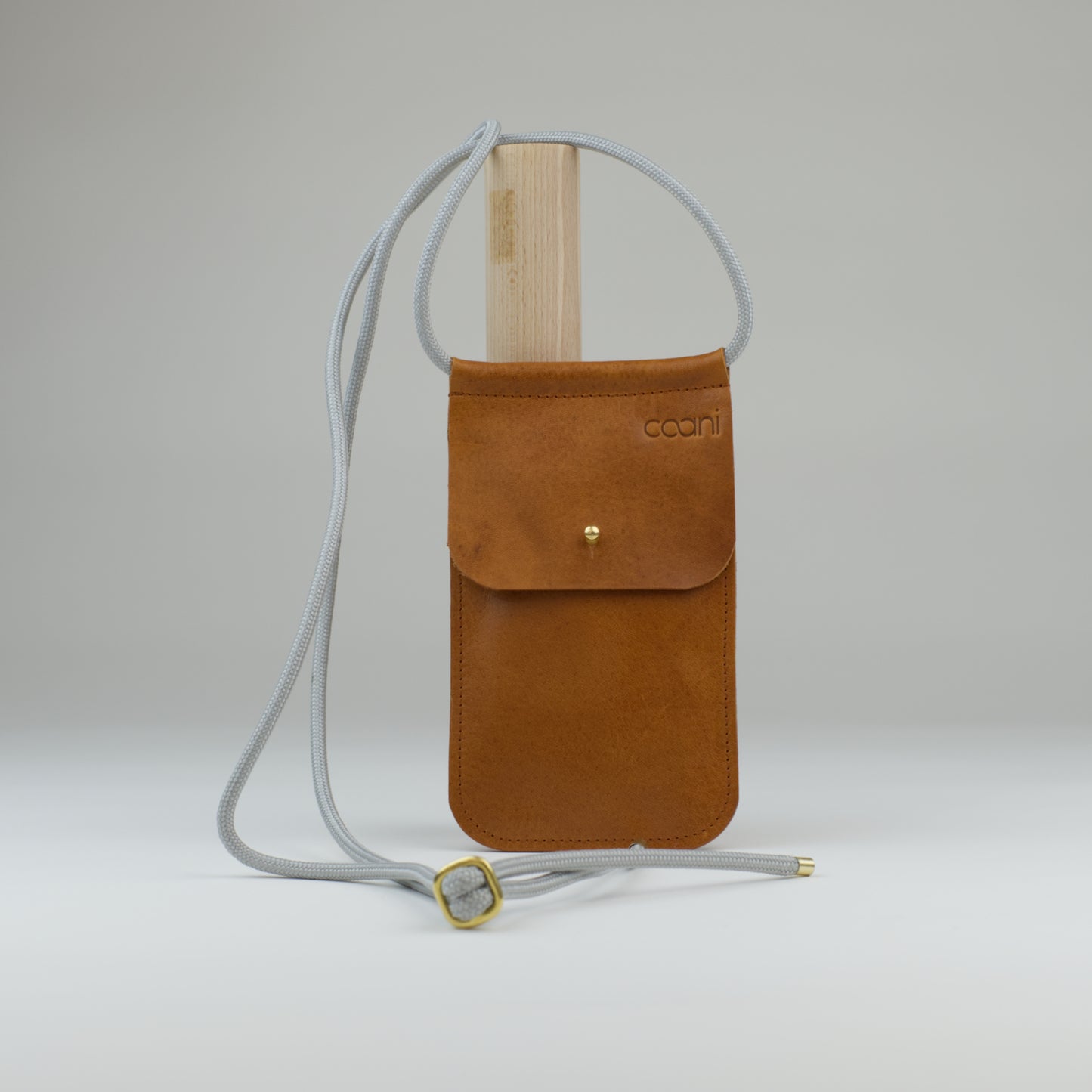 Minitasche `Loki` (Cognac)