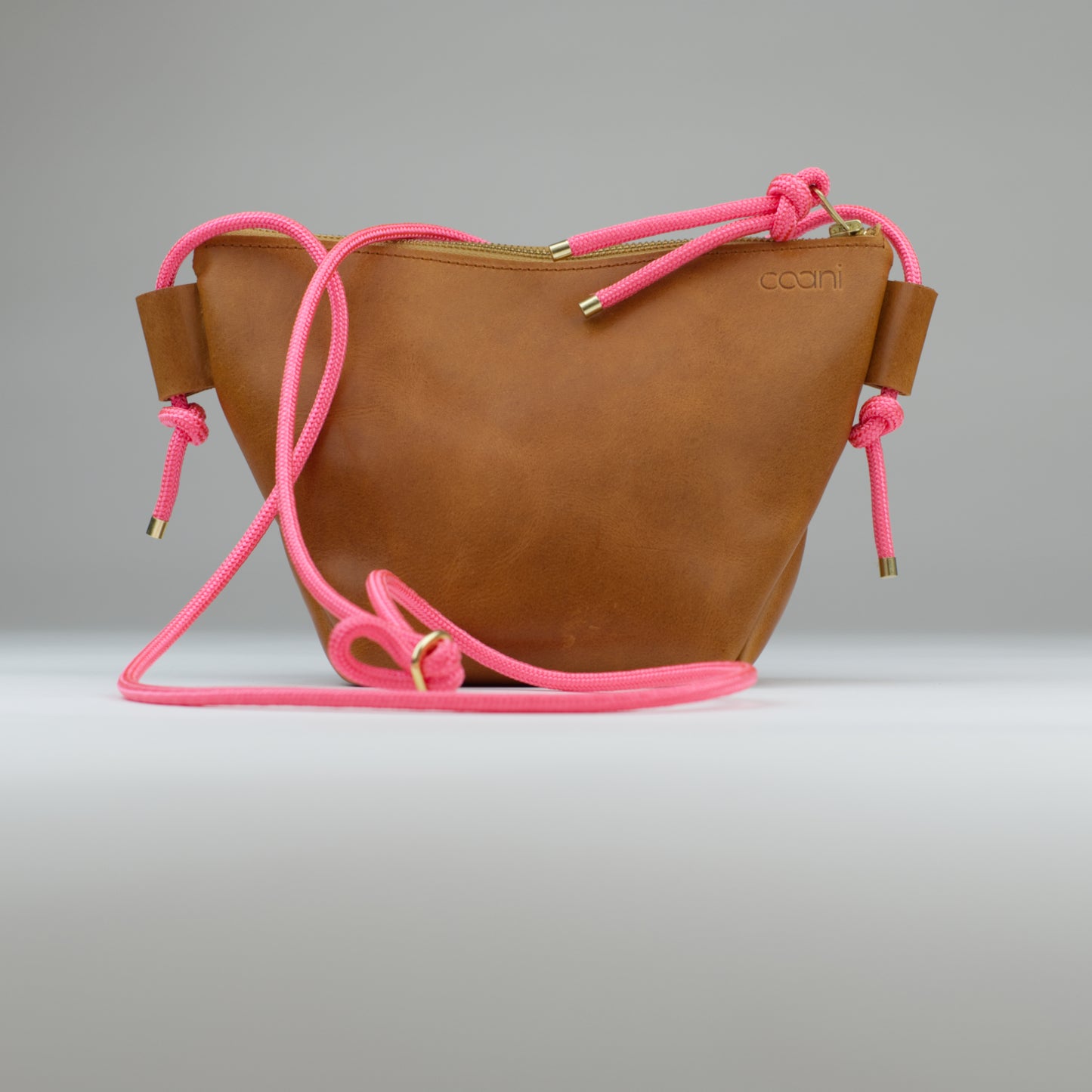 Umhängetasche 'Suri' (Cognac)