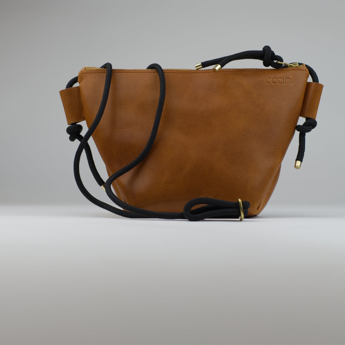 Umhängetasche 'Suri' (Cognac)