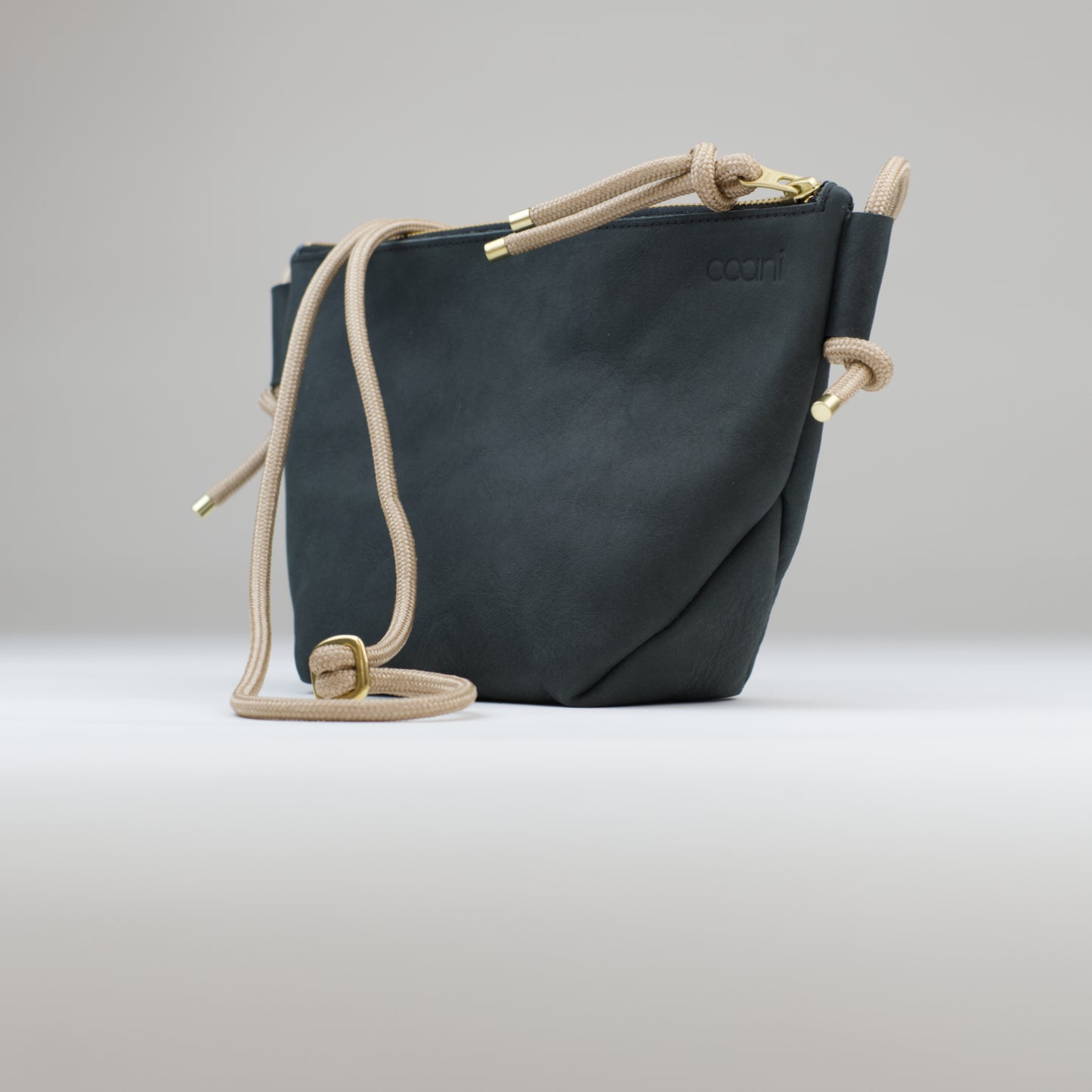 Umhängetasche 'Suri' (Schwarz)