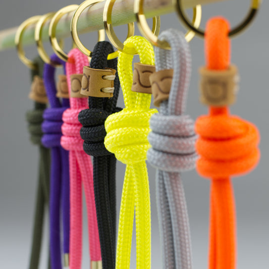 Schlüsselanhänger 'Yuva' in Gold