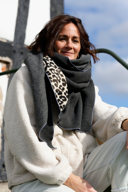 Fleeceschal 'Mari' (Anthrazitmelange/Leo)
