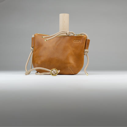 Umhängetasche 'Tami' in Cognac