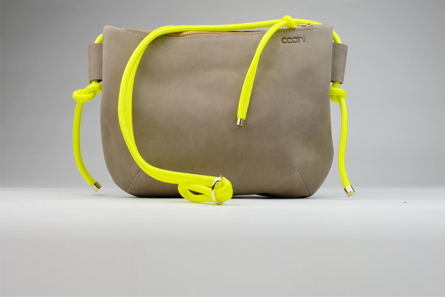 Umhängetasche 'Tami' XXL in Beige