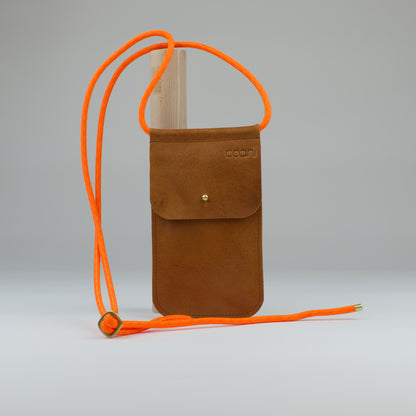 Minitasche `Loki` in Cognac