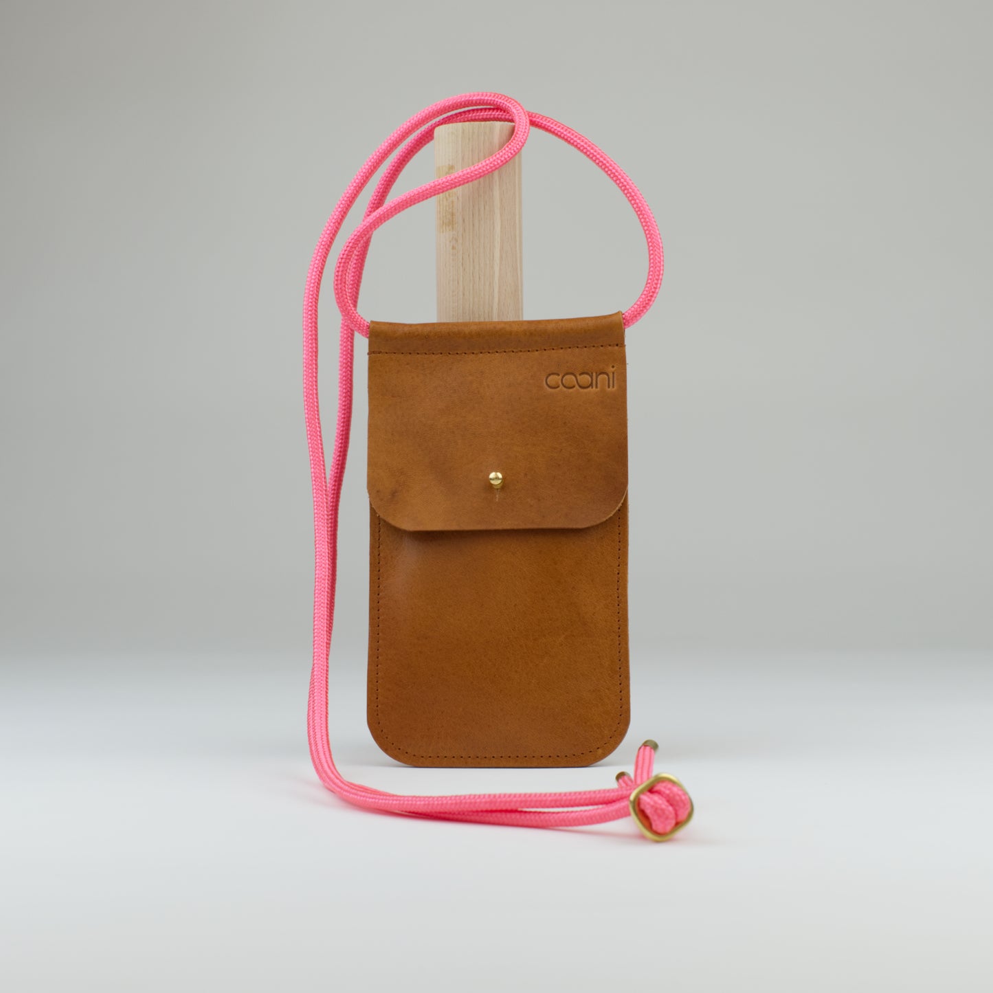 Minitasche `Loki` in Cognac